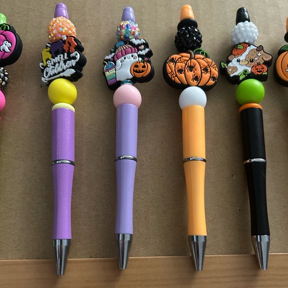 - Halloween pen handmade (pick one) - Picture 4 of 5